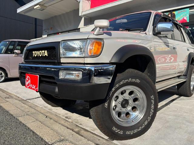 ハイラックスサーフ ＳＳＲ－Ｘ　ＮＯＸ適合車※全国登録可能　ＴＯＹＯＴＡクラシックロゴ　サンルーフ　ルーフレール　２インチリフトＵＰ　ミッキートンプソンクラシック２　ＢＦグットリッチブロックタイヤ　ケンウッドナビ　フルセグＴＶ（6枚目）