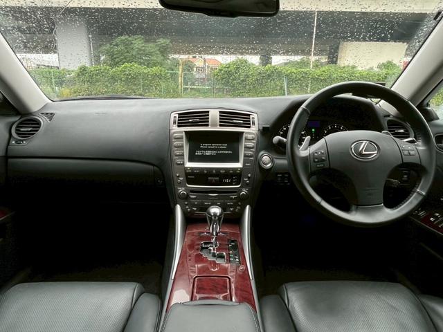 ＩＳ ＩＳ２５０　バージョンＬ　禁煙車　ジョブデザインフルエアロ　車高調　ウエッズ１９アルミ　サンルーフ　黒革シートベンチレーション　パワーシート　クルーズコントロール　コーナーセンサー（17枚目）