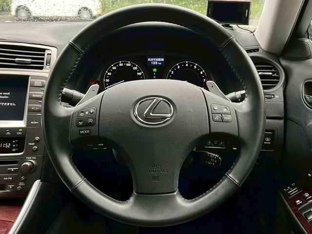 ＩＳ ＩＳ２５０　バージョンＬ　禁煙車　ジョブデザインフルエアロ　車高調　ウエッズ１９アルミ　サンルーフ　黒革シートベンチレーション　パワーシート　クルーズコントロール　コーナーセンサー（26枚目）