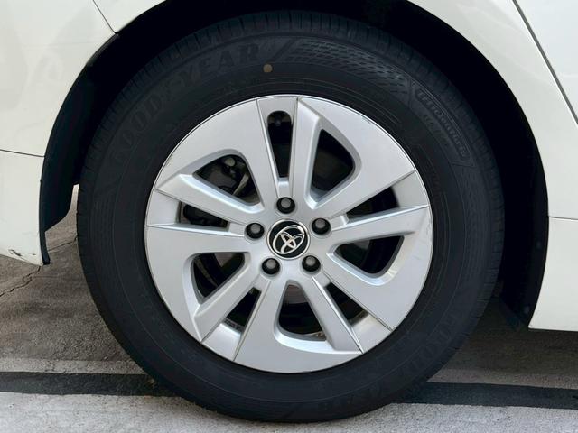 プリウス S 禁煙車 法人ワンオーナー サンルーフ セーフティセンス レーダークルーズコントロール 純正ナビテレビ バックカメラ ドライブレコーダー LEDヘッドライト(41枚目)