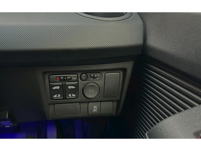 フリードスパイクハイブリッド ジャストセレクション 禁煙車 両側パワースライドドア フルセグナビ バックカメラ 社外エアロ サイド リア 前後ドライブレコーダー クルーズコントロール(8枚目)