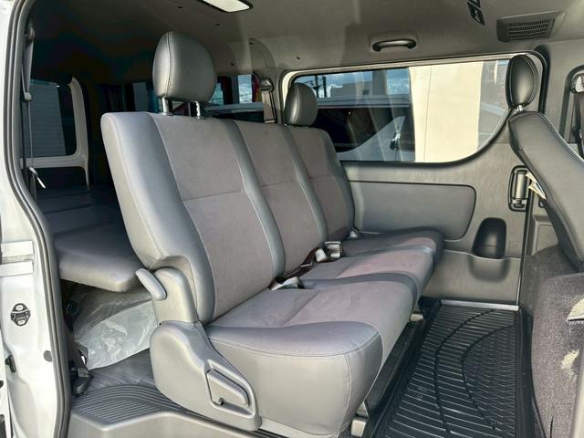 ハイエースバン スーパーGL ダークプライムII ディーゼルターボ 禁煙車 ワンオーナー アルパインフローティングナビフルセグ バックカメラ 両側パワースライドドア CRS足廻り CRS17AW ベットキット LEDヘッドライト フォグ スマートキー(24枚目)