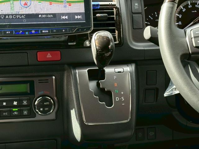 ハイエースバン スーパーGL ダークプライムII ディーゼルターボ 禁煙車 ワンオーナー アルパインフローティングナビフルセグ バックカメラ 両側パワースライドドア CRS足廻り CRS17AW ベットキット LEDヘッドライト フォグ スマートキー(37枚目)