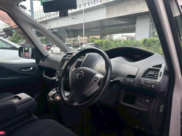 セレナ ライダー Jパッケージ 禁煙車 純正フルセグナビ バックカメラ 後席フリップダウンモニター パワースライドドア クルーズコントロール スマートキー ディスチャージヘッドライト(18枚目)