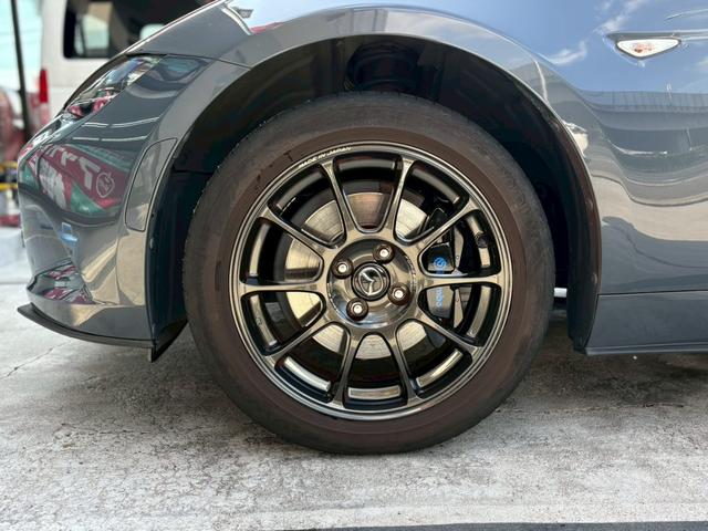 ロードスター ９９０Ｓ　禁煙ワンオーナー　６速ミッション　純正ＲＡＹＳ製１６アルミ　ブレンボキャリパー　９９０Ｓ専用セッティング　ダークブルークロス製ソフトトップ　ブラインドスポット　衝突軽減　ＬＥＤヘッドライト（8枚目）