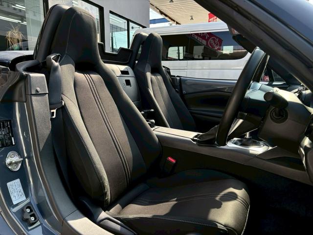 ロードスター ９９０Ｓ　禁煙ワンオーナー　６速ミッション　純正ＲＡＹＳ製１６アルミ　ブレンボキャリパー　９９０Ｓ専用セッティング　ダークブルークロス製ソフトトップ　ブラインドスポット　衝突軽減　ＬＥＤヘッドライト（23枚目）