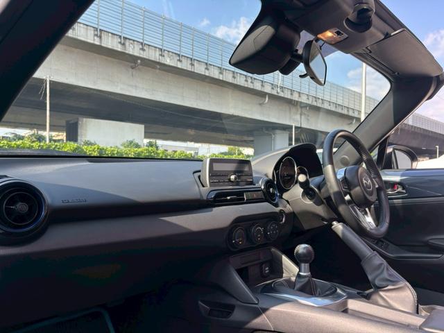 ロードスター ９９０Ｓ　禁煙ワンオーナー　６速ミッション　純正ＲＡＹＳ製１６アルミ　ブレンボキャリパー　９９０Ｓ専用セッティング　ダークブルークロス製ソフトトップ　ブラインドスポット　衝突軽減　ＬＥＤヘッドライト（25枚目）