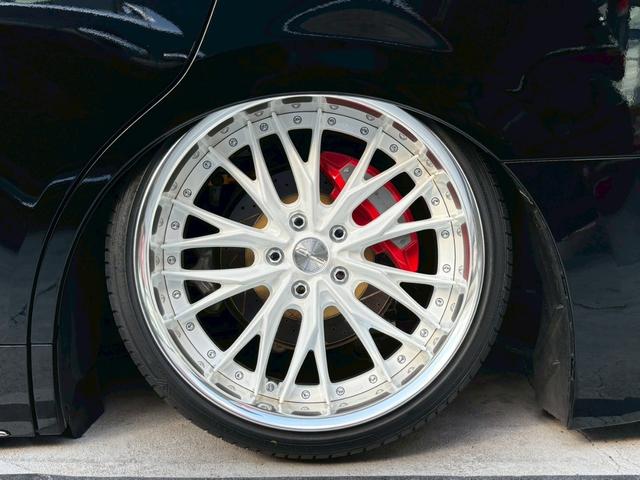 ヴェルファイアハイブリッド Z プレミア 室内車庫保管 エアサス WORK製SCHWERT BRUNNEN20インチ サンルーフ ユニバーサルサイドステップ ブラックレザー デジタルミラー 純正前後ドラレコ ETC2.0 ※純正足回り有(41枚目)