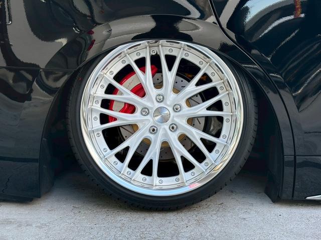 ヴェルファイアハイブリッド Z プレミア 室内車庫保管 エアサス WORK製SCHWERT BRUNNEN20インチ サンルーフ ユニバーサルサイドステップ ブラックレザー デジタルミラー 純正前後ドラレコ ETC2.0 ※純正足回り有(42枚目)