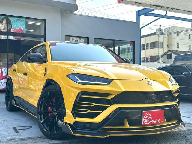ウルス ベースグレード 禁煙車 左ハンドル パノラマルーフ Giallo Auge ブラックレッドアルカンターラコンビシート パワーシート メーカーナビ 360°カメラ リープデザインカーボンエアロ 可変バルブリモコン付き(15枚目)