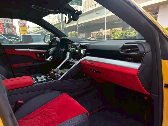 ウルス ベースグレード 禁煙車 左ハンドル パノラマルーフ Giallo Auge ブラックレッドアルカンターラコンビシート パワーシート メーカーナビ 360°カメラ リープデザインカーボンエアロ 可変バルブリモコン付き(23枚目)