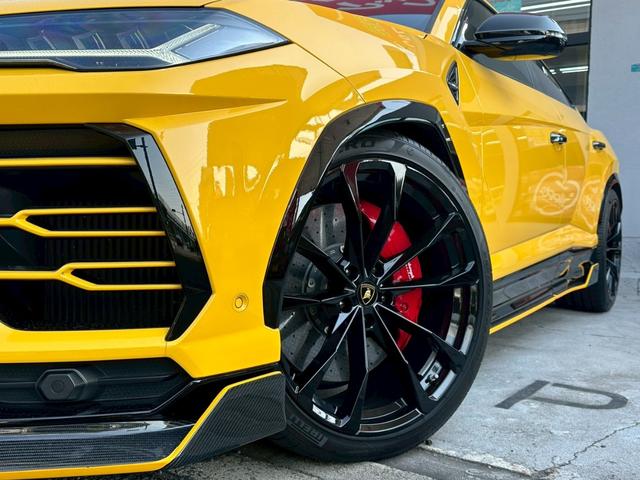 ウルス ベースグレード 禁煙車 左ハンドル パノラマルーフ Giallo Auge ブラックレッドアルカンターラコンビシート パワーシート メーカーナビ 360°カメラ リープデザインカーボンエアロ 可変バルブリモコン付き(60枚目)