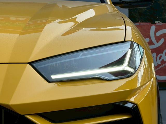 ウルス ベースグレード 禁煙車 左ハンドル パノラマルーフ Giallo Auge ブラックレッドアルカンターラコンビシート パワーシート メーカーナビ 360°カメラ リープデザインカーボンエアロ 可変バルブリモコン付き(62枚目)