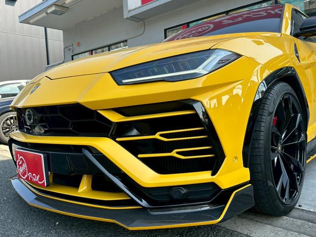 ウルス ベースグレード 禁煙車 左ハンドル パノラマルーフ Giallo Auge ブラックレッドアルカンターラコンビシート パワーシート メーカーナビ 360°カメラ リープデザインカーボンエアロ 可変バルブリモコン付き(64枚目)