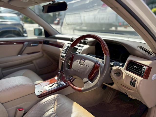 クラウンエステート アスリートE 室内車庫保管 サンルーフ 純正フロントスポイラー WORKグノーシス19インチAW(タイヤ8部山) JINspec車高調 社外2本出しマフラー 社外ステアリング(18枚目)