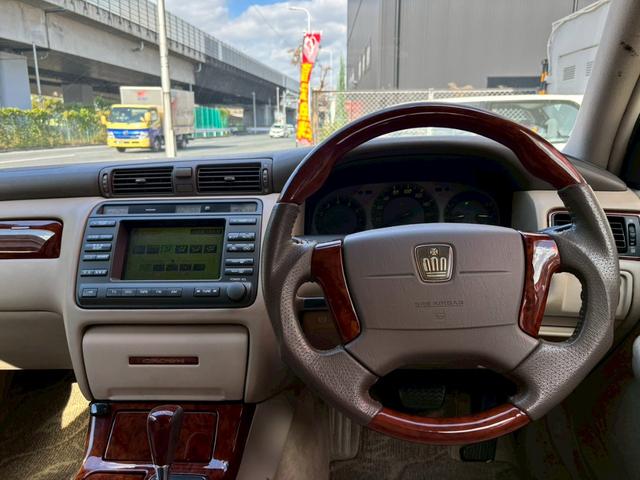 クラウンエステート アスリートE 室内車庫保管 サンルーフ 純正フロントスポイラー WORKグノーシス19インチAW(タイヤ8部山) JINspec車高調 社外2本出しマフラー 社外ステアリング(23枚目)