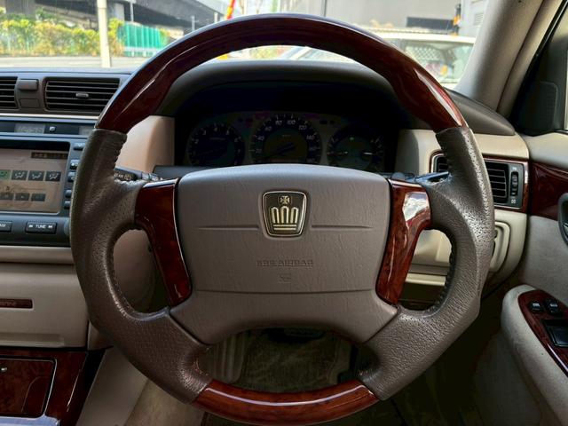 クラウンエステート アスリートE 室内車庫保管 サンルーフ 純正フロントスポイラー WORKグノーシス19インチAW(タイヤ8部山) JINspec車高調 社外2本出しマフラー 社外ステアリング(24枚目)