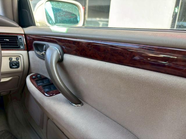 クラウンエステート アスリートE 室内車庫保管 サンルーフ 純正フロントスポイラー WORKグノーシス19インチAW(タイヤ8部山) JINspec車高調 社外2本出しマフラー 社外ステアリング(25枚目)