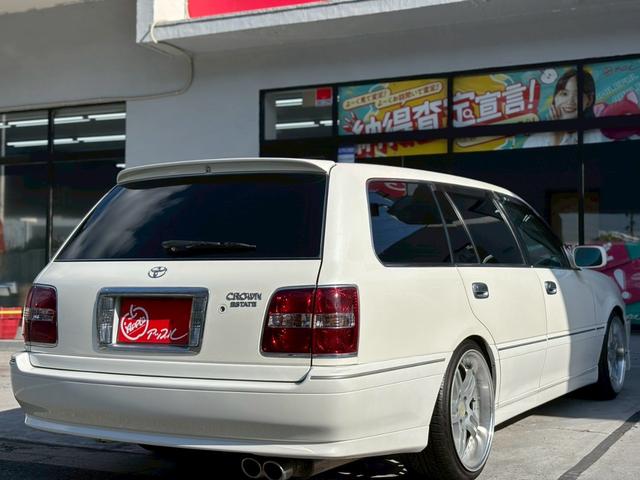 クラウンエステート アスリートE 室内車庫保管 サンルーフ 純正フロントスポイラー WORKグノーシス19インチAW(タイヤ8部山) JINspec車高調 社外2本出しマフラー 社外ステアリング(33枚目)