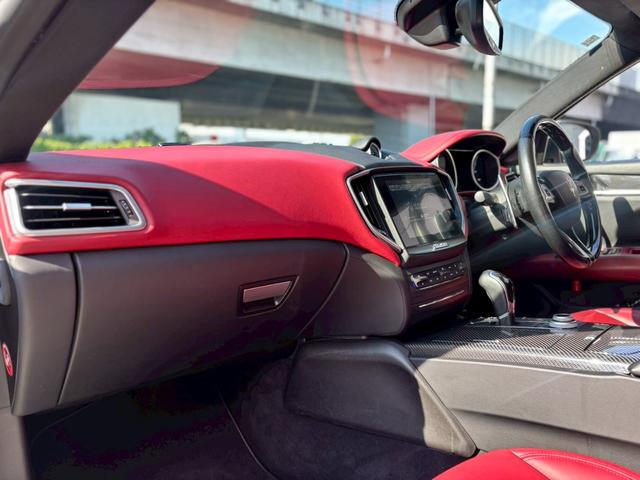 ギブリ S エグゼクティブパッケージプラス オプション21アルミ サンルーフ 赤革ベンチレーション シートヒーター アダプティブクルーズコントロール 衝突液減 メーカーナビ 社外フルセグ バックカメラ BSM(23枚目)