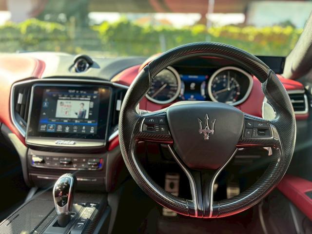 ギブリ S エグゼクティブパッケージプラス オプション21アルミ サンルーフ 赤革ベンチレーション シートヒーター アダプティブクルーズコントロール 衝突液減 メーカーナビ 社外フルセグ バックカメラ BSM(28枚目)