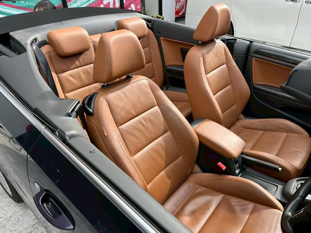 ゴルフカブリオレ ベースグレード　ベースグレード（４名）　禁煙　ワンオーナー　屋内保管　ブラウンレザー　シートヒーター　純正１８アルミ　純正フルセグナビ　Ｂｌｕｅｔｏｏｔｈオーディオ対応　幌破れ無し開閉動作チェック済み　パドルシフト（26枚目）