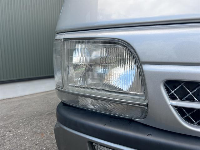 ハイエースバン ロングスーパーGL ローダウン 社外アルミホール ルーフキャリア 純正デカール ヒッチメンバー ベッドキット ダブルエアコン(7枚目)