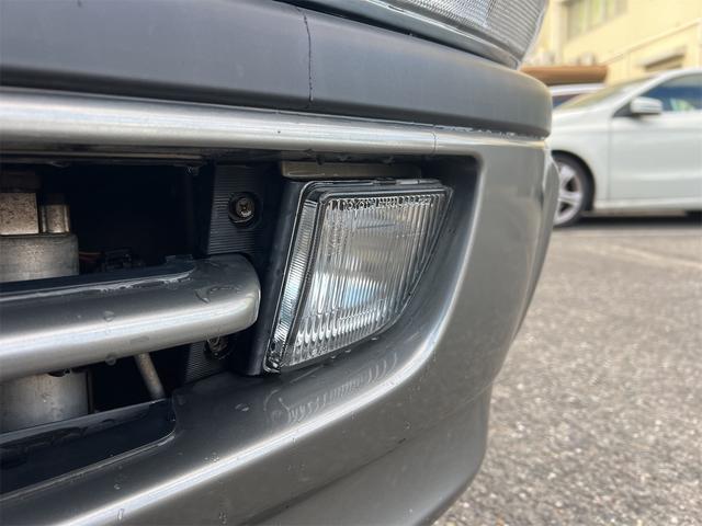 ハイエースバン ロングスーパーGL ローダウン 社外アルミホール ルーフキャリア 純正デカール ヒッチメンバー ベッドキット ダブルエアコン(9枚目)