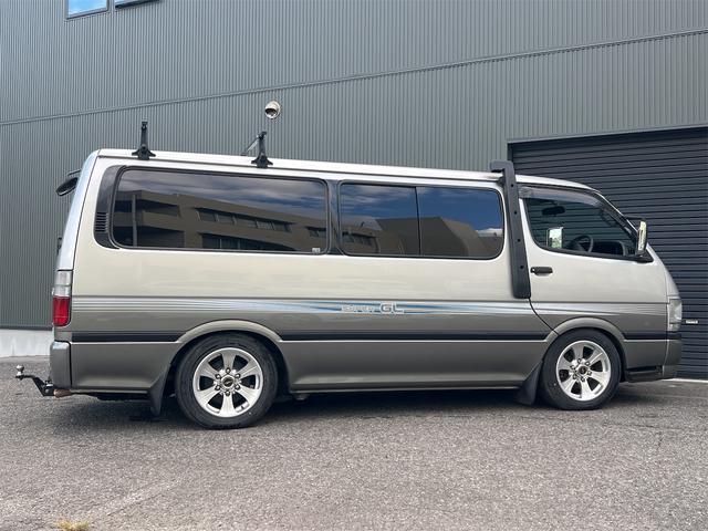 ハイエースバン ロングスーパーGL ローダウン 社外アルミホール ルーフキャリア 純正デカール ヒッチメンバー ベッドキット ダブルエアコン(15枚目)