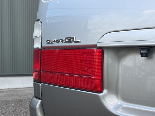 ハイエースバン ロングスーパーGL ローダウン 社外アルミホール ルーフキャリア 純正デカール ヒッチメンバー ベッドキット ダブルエアコン(21枚目)