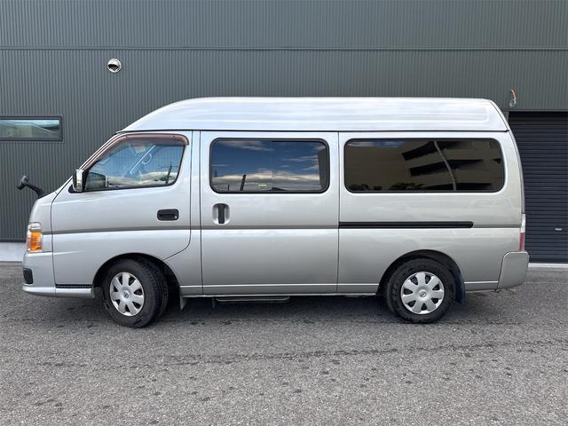 キャラバンバス 　福祉車両チェアキャブリフター車いす２基１０人乗り８ナンバー（4枚目）