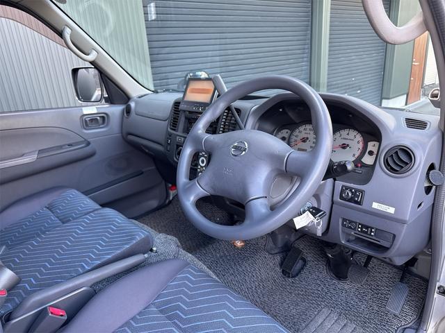 キャラバンバス 　福祉車両チェアキャブリフター車いす２基１０人乗り８ナンバー（10枚目）