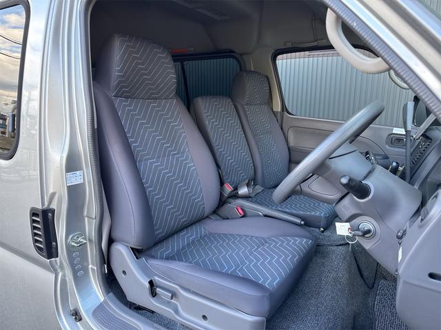 キャラバンバス 　福祉車両チェアキャブリフター車いす２基１０人乗り８ナンバー（11枚目）