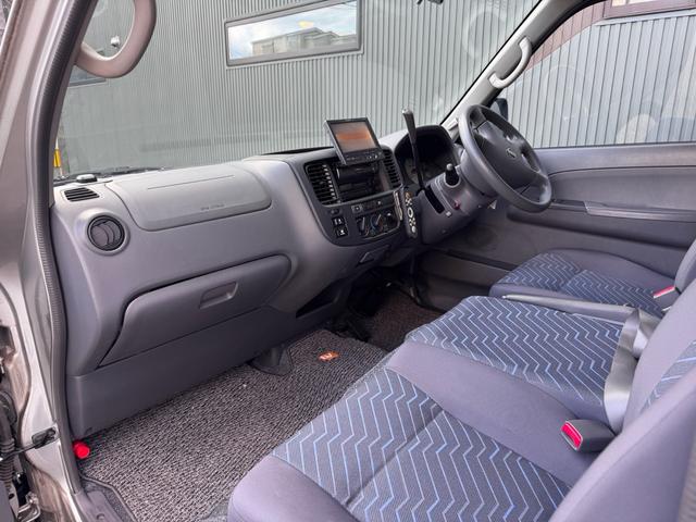 キャラバンバス 　福祉車両チェアキャブリフター車いす２基１０人乗り８ナンバー（19枚目）