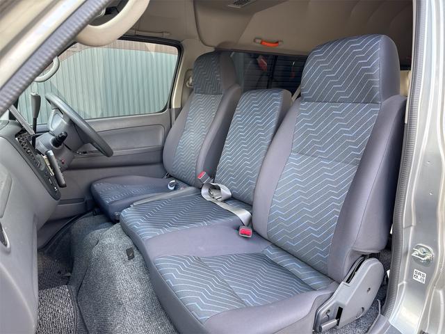 キャラバンバス 　福祉車両チェアキャブリフター車いす２基１０人乗り８ナンバー（23枚目）