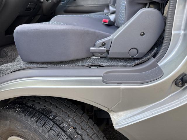 キャラバンバス 　福祉車両チェアキャブリフター車いす２基１０人乗り８ナンバー（24枚目）