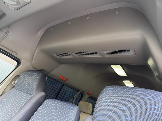 キャラバンバス 　福祉車両チェアキャブリフター車いす２基１０人乗り８ナンバー（25枚目）