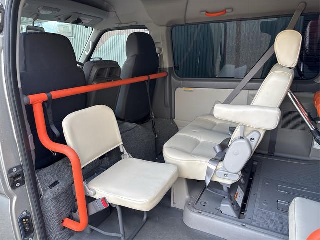 キャラバンバス 　福祉車両チェアキャブリフター車いす２基１０人乗り８ナンバー（27枚目）