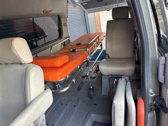 キャラバンバス 　福祉車両チェアキャブリフター車いす２基１０人乗り８ナンバー（33枚目）