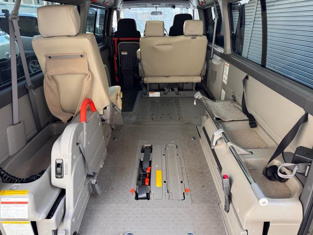 キャラバンバス 　福祉車両チェアキャブリフター車いす２基１０人乗り８ナンバー（36枚目）