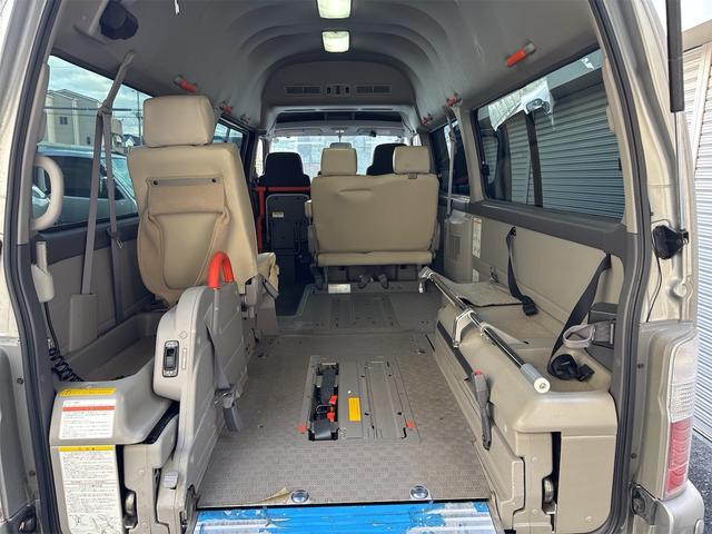 キャラバンバス 　福祉車両チェアキャブリフター車いす２基１０人乗り８ナンバー（41枚目）