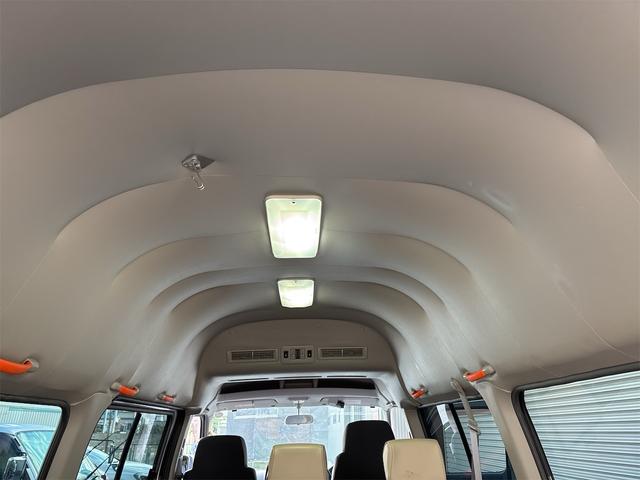 キャラバンバス 　福祉車両チェアキャブリフター車いす２基１０人乗り８ナンバー（42枚目）
