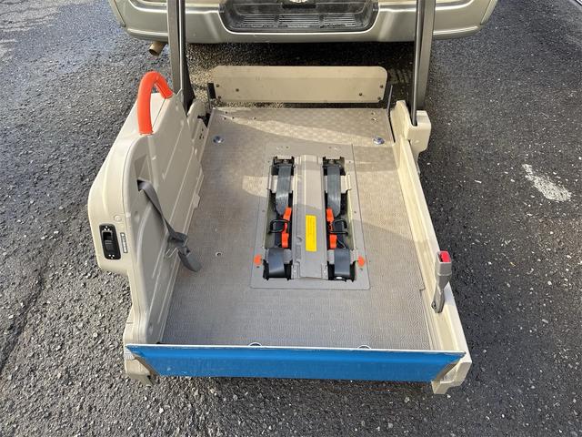 キャラバンバス 　福祉車両チェアキャブリフター車いす２基１０人乗り８ナンバー（47枚目）