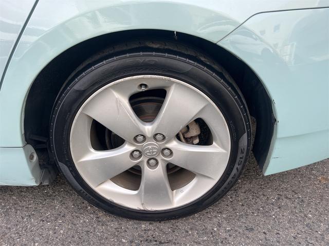 プリウス Ｓ　ローダウン　ツーリングアルミホイール　スーリー　バンパースムージング　社外ナビ　バックカメラ　Ｂｌｕｅｔｏｏｔｈ（5枚目）