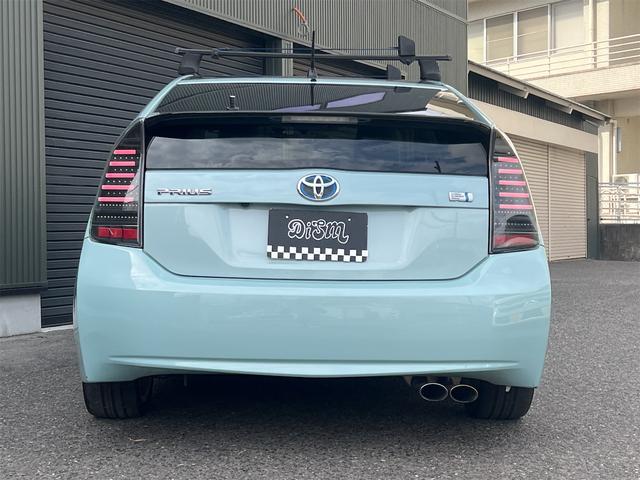 プリウス Ｓ　ローダウン　ツーリングアルミホイール　スーリー　バンパースムージング　社外ナビ　バックカメラ　Ｂｌｕｅｔｏｏｔｈ（10枚目）