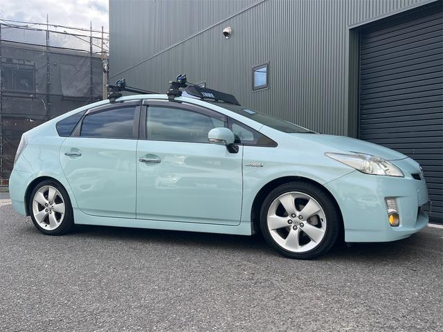 プリウス Ｓ　ローダウン　ツーリングアルミホイール　スーリー　バンパースムージング　社外ナビ　バックカメラ　Ｂｌｕｅｔｏｏｔｈ（12枚目）