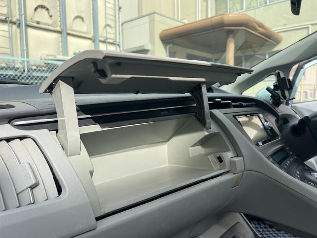 プリウス Ｓ　ローダウン　ツーリングアルミホイール　スーリー　バンパースムージング　社外ナビ　バックカメラ　Ｂｌｕｅｔｏｏｔｈ（47枚目）