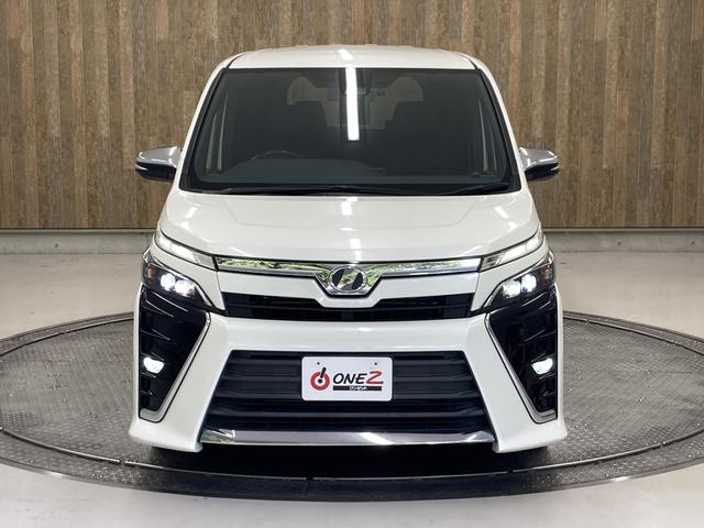 ヴォクシー ＺＳ　煌　純正１２型後席モニター・純正１０型フルセグナビ・両側電動ドア・純正１６インチＡＷ・衝突軽減ブレーキ・車線逸脱警報・クルーズコントロール・スマートキー・ＥＴＣ２．０・前後ドラレコ・ＬＥＤヘッドライト・バ（15枚目）