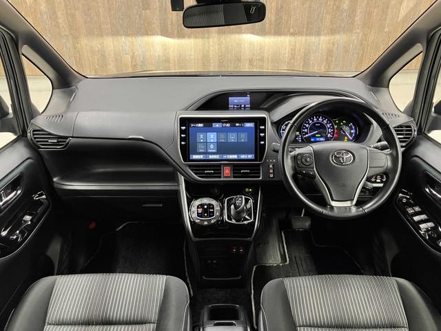 ヴォクシー ハイブリッドZS 煌II 純正10型後席モニター・純正10型フルセグナビ・両側電動ドア・クリアランスソナー・衝突軽減ブレーキ・車線逸脱警報・シートヒーター・純正16インチAW・ETC2.0・LEDヘッドライト・ドラレコ・スマー(3枚目)