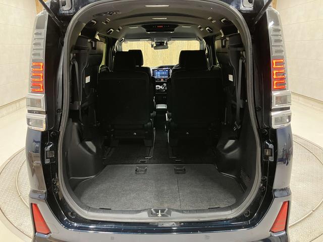 ヴォクシー ハイブリッドZS 煌II 純正10型後席モニター・純正10型フルセグナビ・両側電動ドア・クリアランスソナー・衝突軽減ブレーキ・車線逸脱警報・シートヒーター・純正16インチAW・ETC2.0・LEDヘッドライト・ドラレコ・スマー(14枚目)